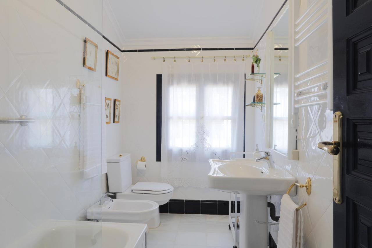 Villa Paula Valencia Манисес Екстериор снимка