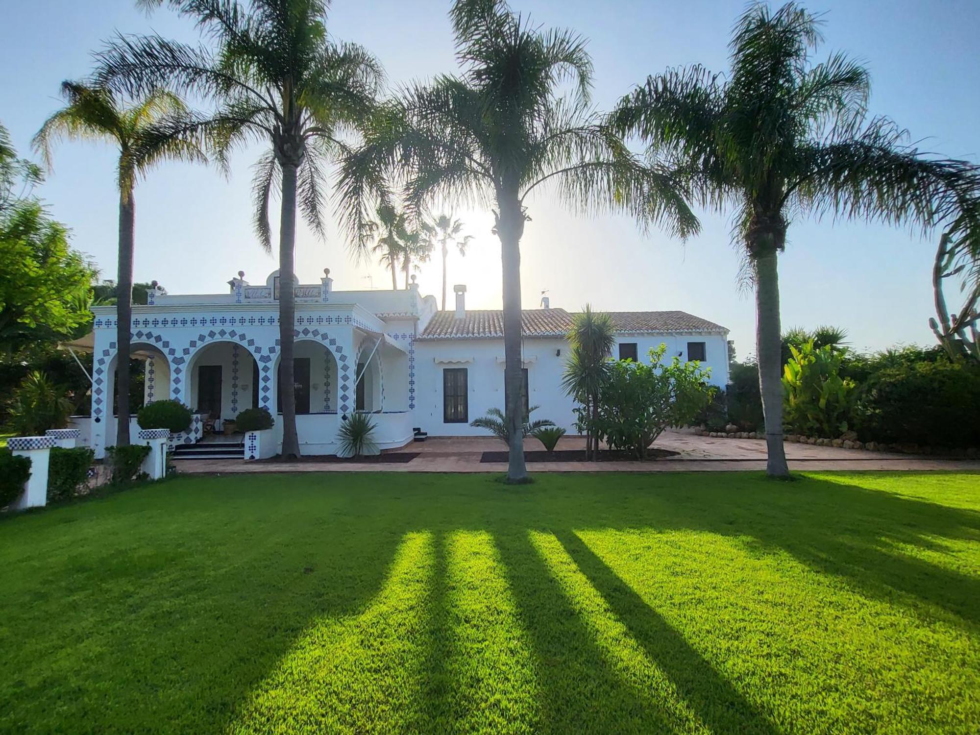 Villa Paula Valencia Манисес Екстериор снимка