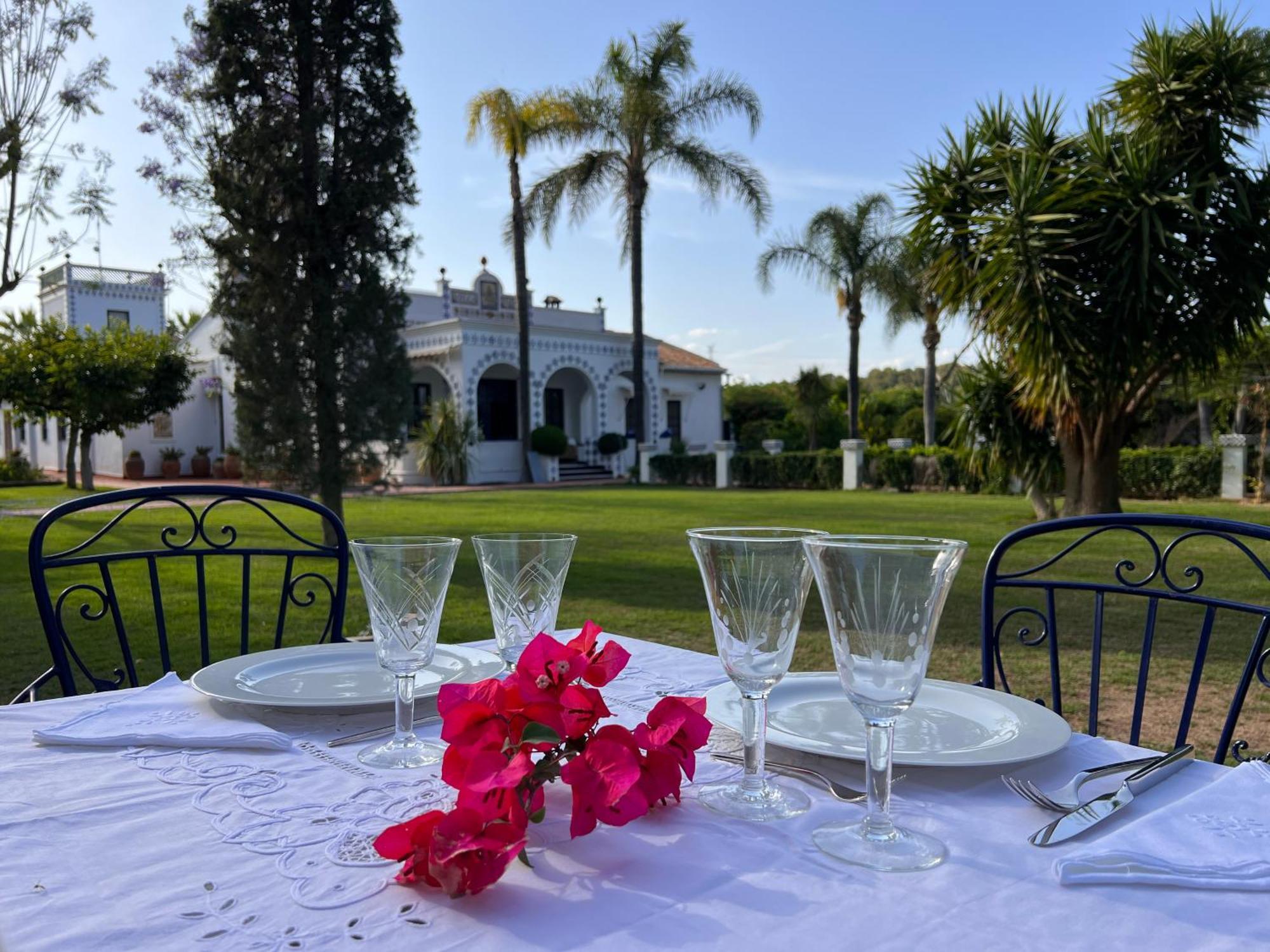 Villa Paula Valencia Манисес Екстериор снимка